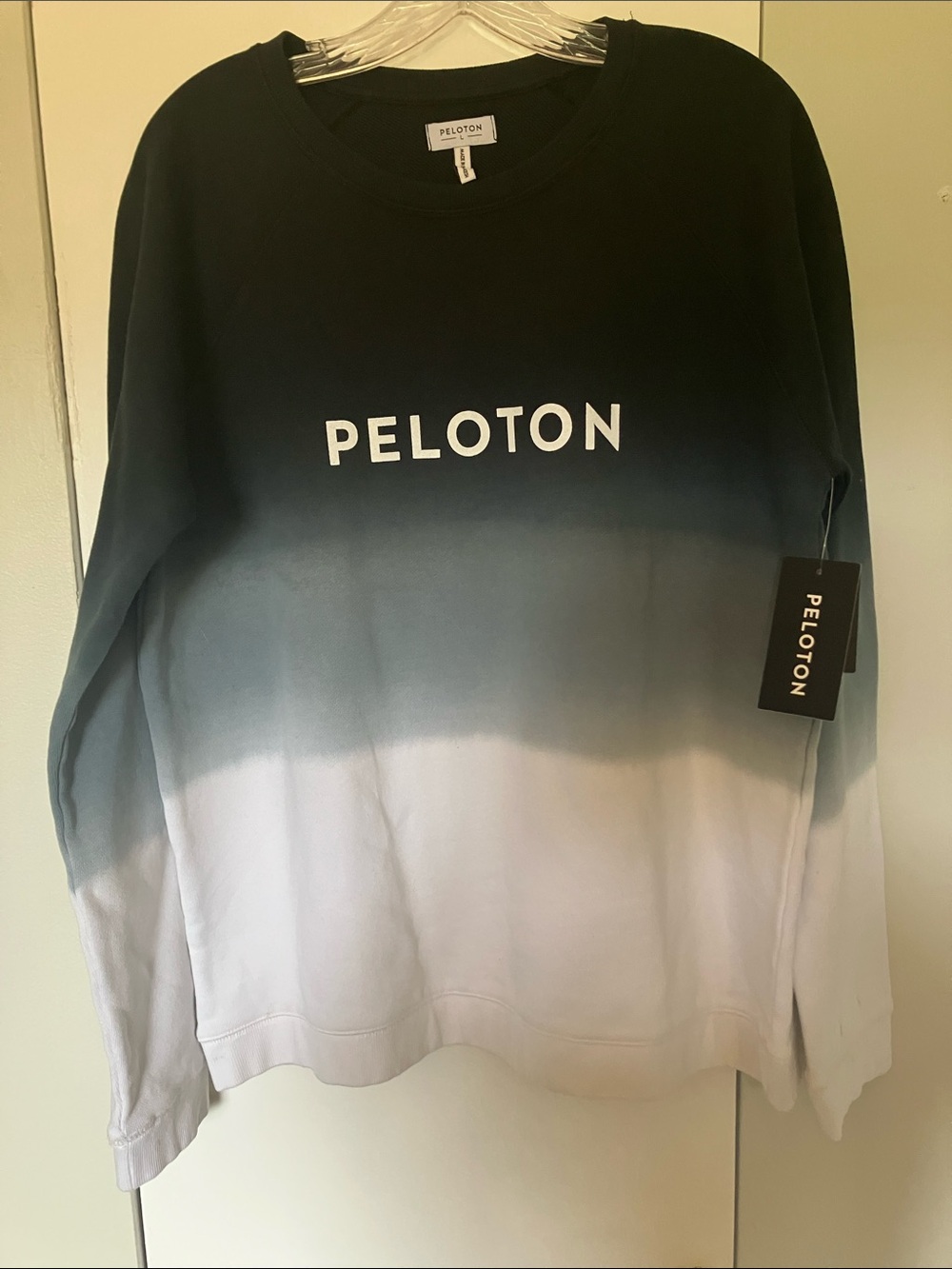 NWT-PELOTON Ombré Crew Neck Sweatshirt Size: Large